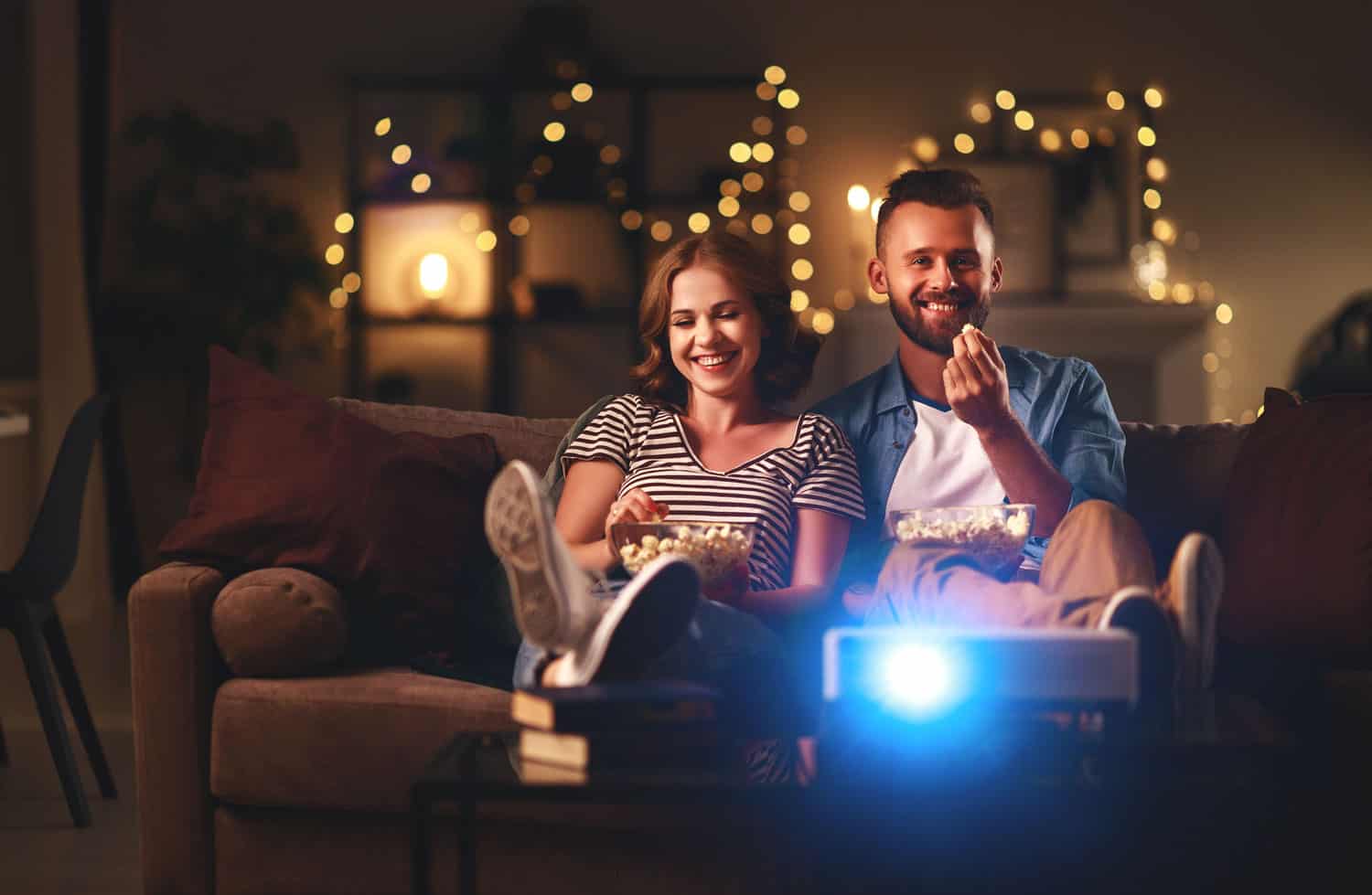 How to Throw the Ultimate Movie Night: Tips and Tricks